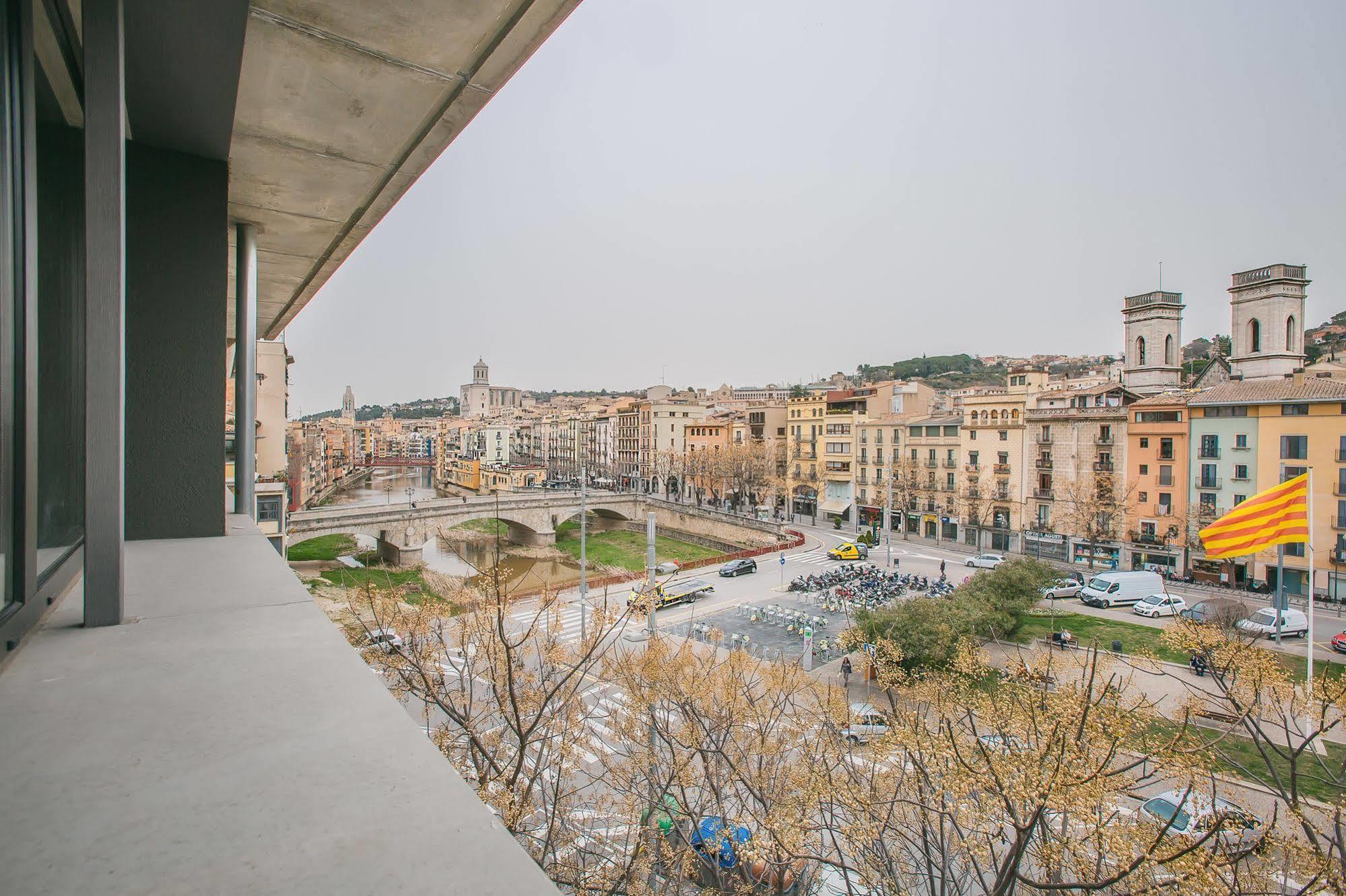 Flateli - Plaça Catalunya 22 Gérone Extérieur photo